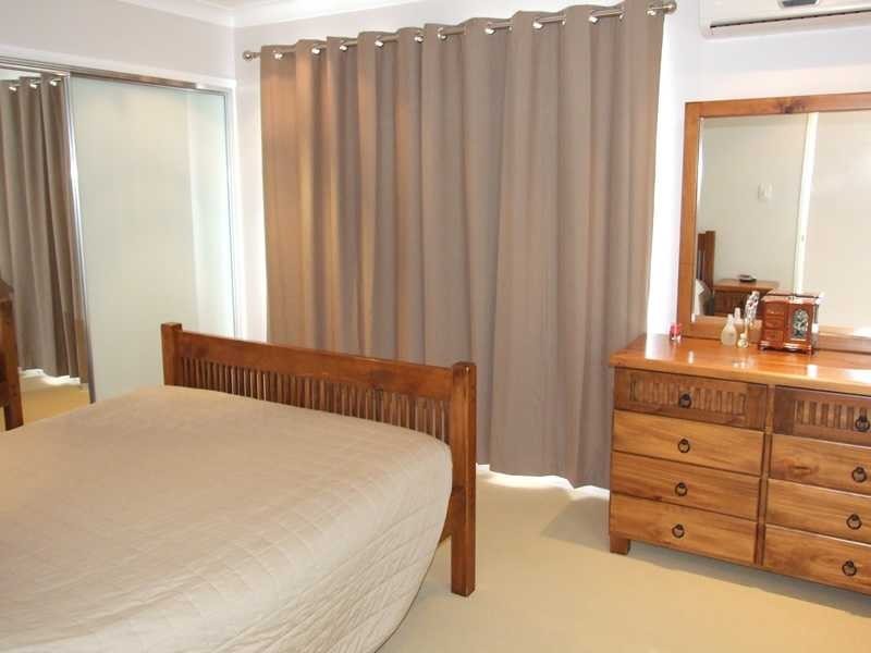 19 Plant Street, West End QLD 4810