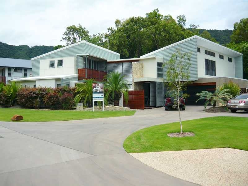 4 Muller Street, Palm Cove QLD 4879