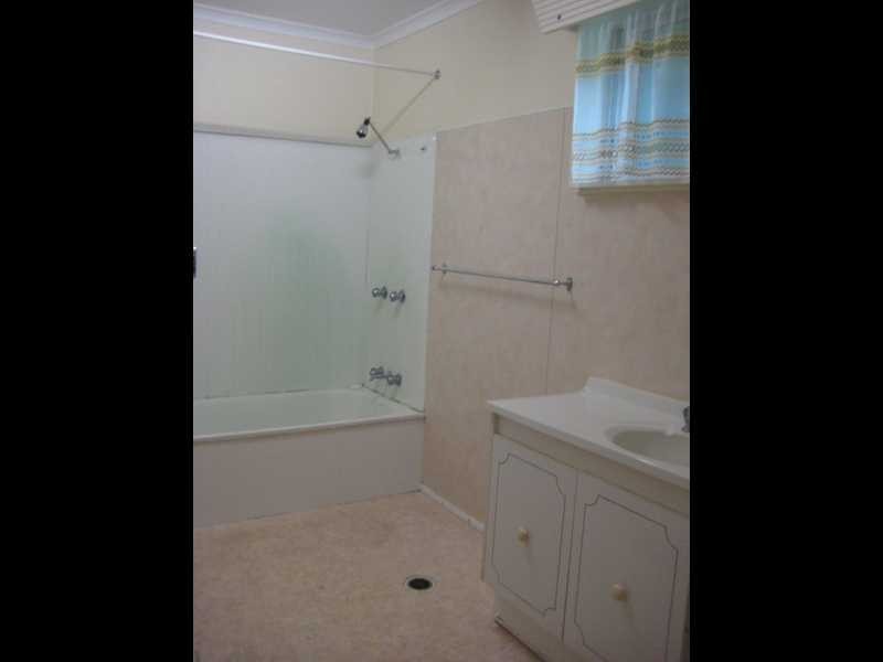 11 Coates Street, Mount Louisa QLD 4814