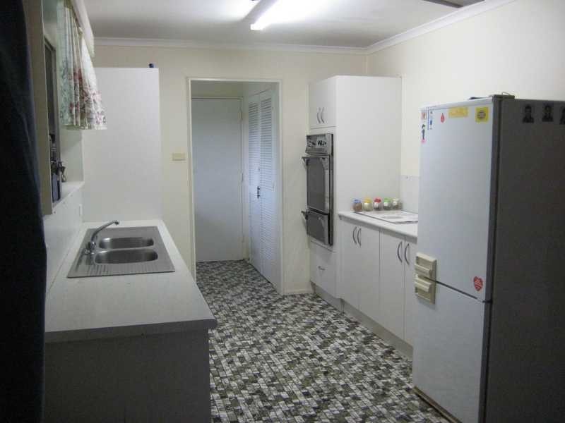 11 Coates Street, Mount Louisa QLD 4814