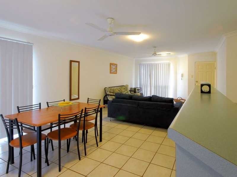 Unit 4/76 Mitchell Street, North Ward QLD 4810