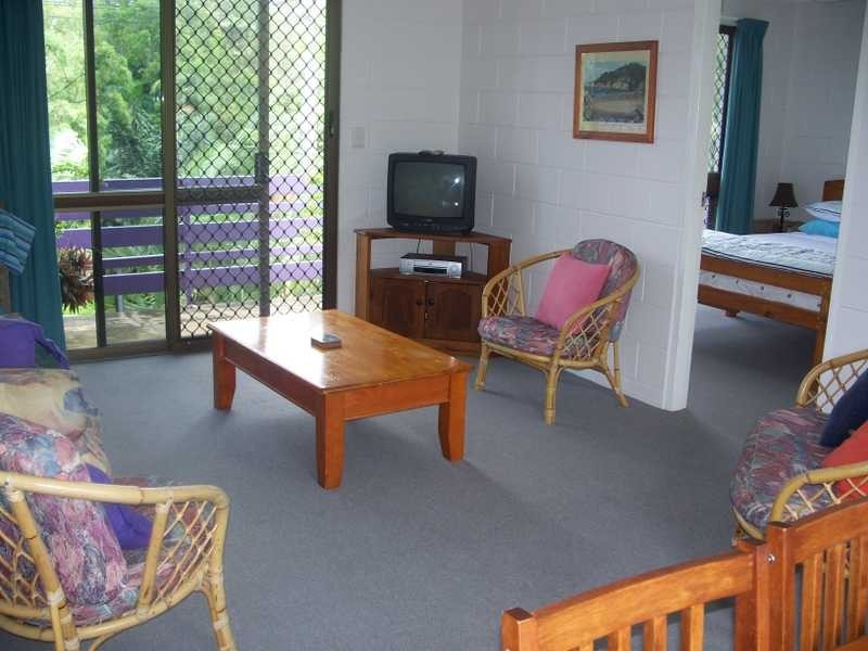 4/2 Endeavour Road, Magnetic Island QLD 4819