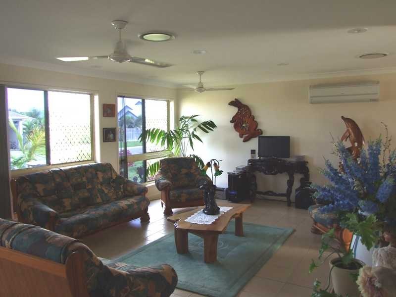 26 Donostia Crescent, Bushland Beach QLD 4818