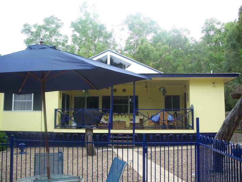 11 Winifred Street, Magnetic Island QLD 4819