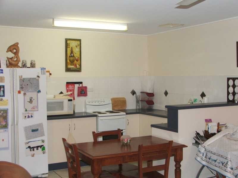 Unit 2/13 Philp Street, Hermit Park QLD 4812