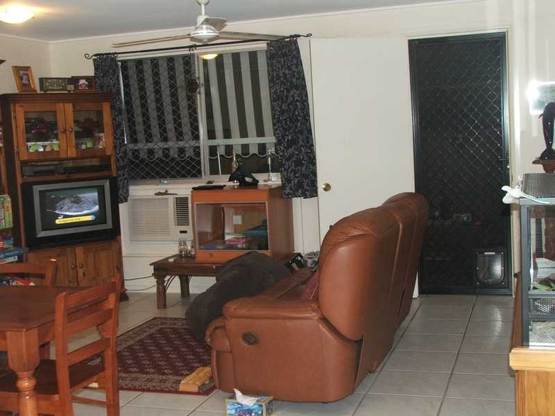 Unit 2/13 Philp Street, Hermit Park QLD 4812