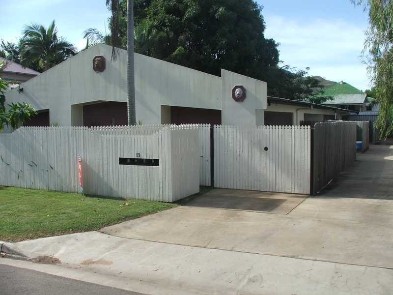 Unit 2/13 Philp Street, Hermit Park QLD 4812