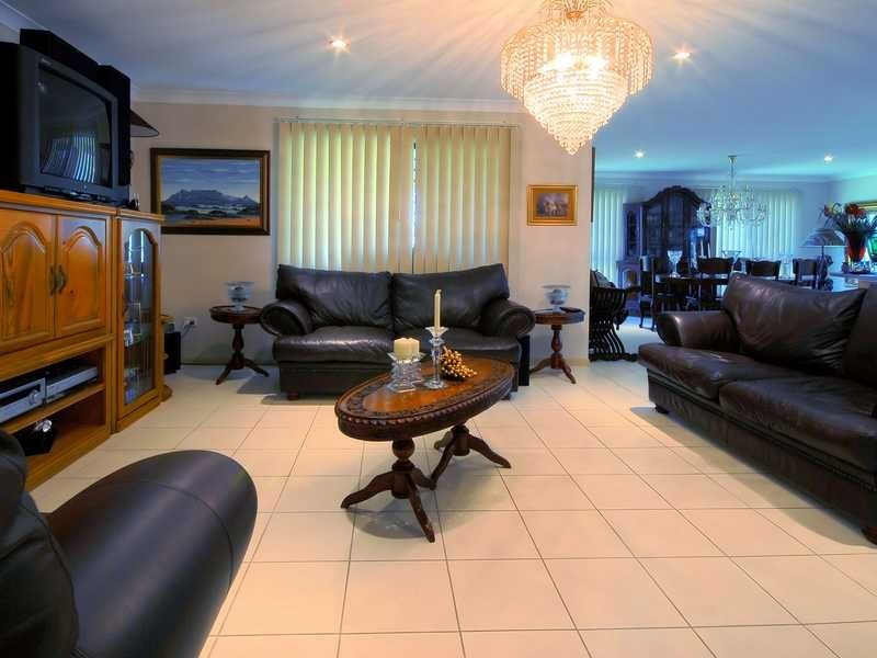 15 Minstrel Court, Bushland Beach QLD 4818