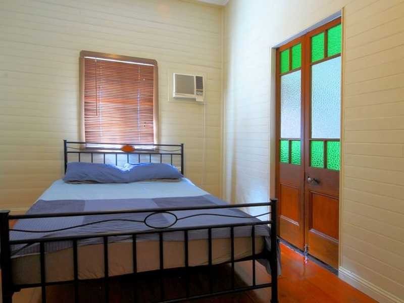 3 Plant Street, West End QLD 4810