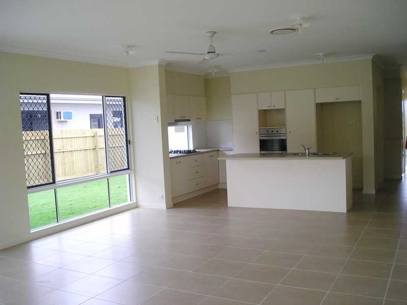 10 Yarra Crescent, Kelso QLD 4815