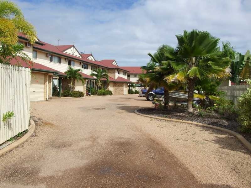 Unit 4/76 Thirteenth Avenue, Railway Estate QLD 4810