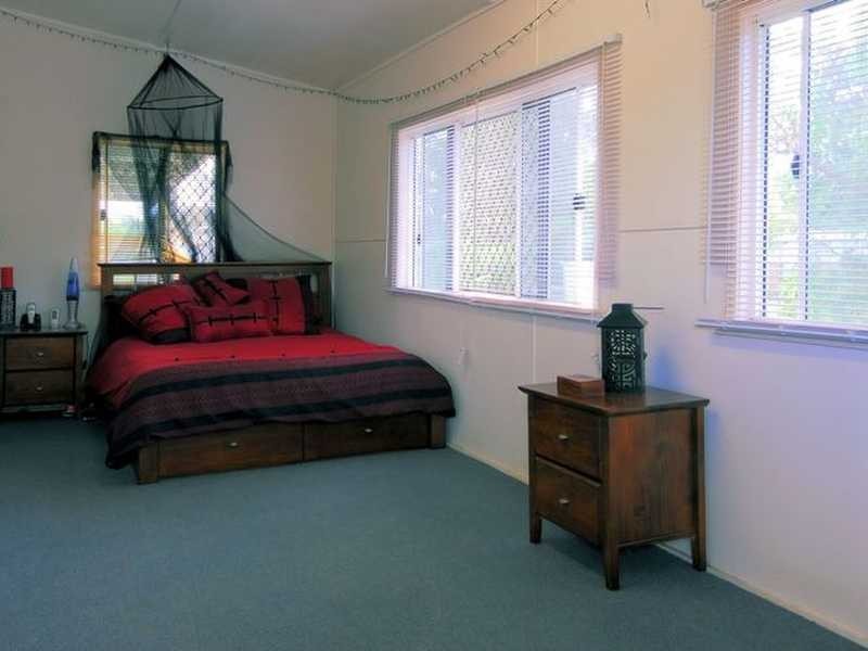 26 Townsville Street, West End QLD 4810