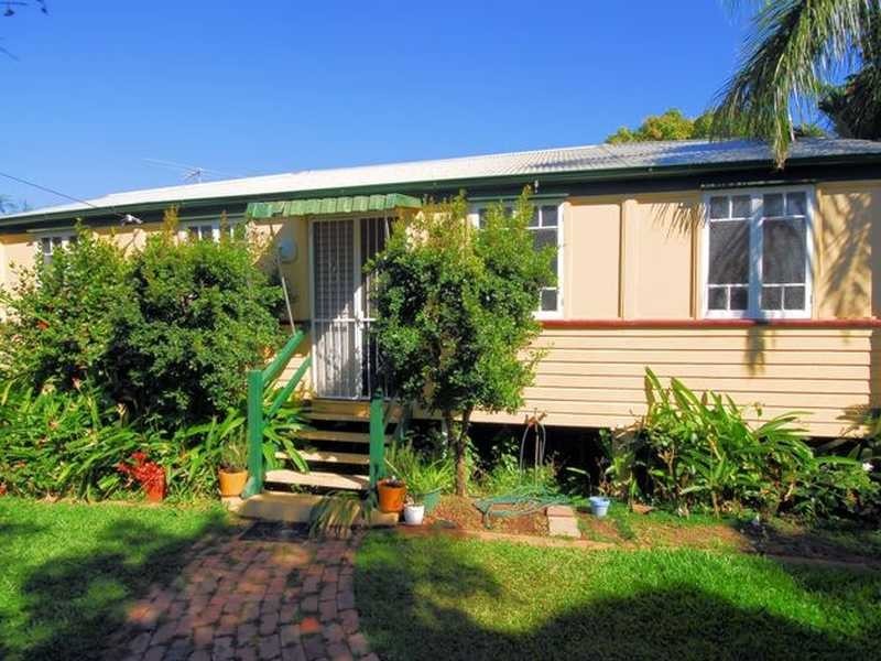 90 Tenth Avenue, Railway Estate QLD 4810