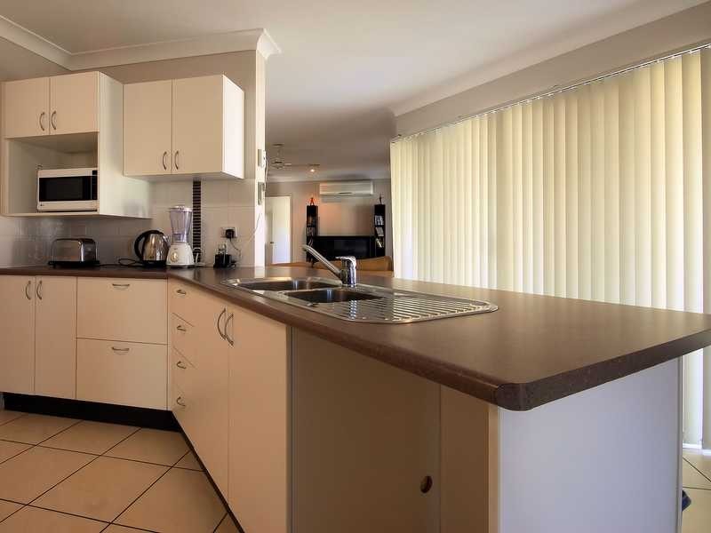 12 Beaconsfield Avenue, Kirwan QLD 4817