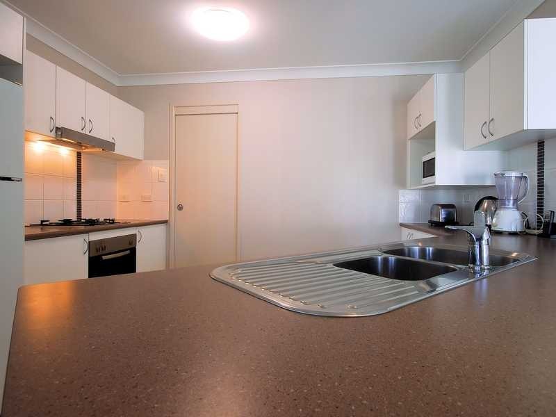 12 Beaconsfield Avenue, Kirwan QLD 4817