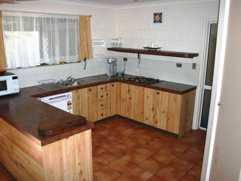 12 Rossato Crescent, Rasmussen QLD 4815