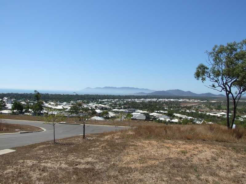 84 Goicoechea Drive, Bushland Beach QLD 4818