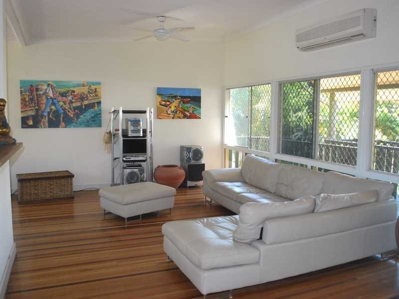 10 Esk Street, Rowes Bay QLD 4810