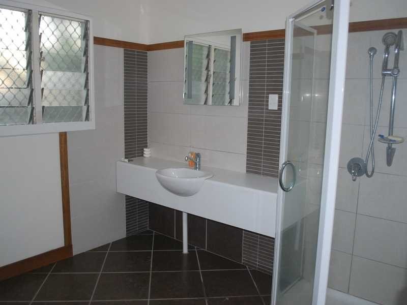 10 Esk Street, Rowes Bay QLD 4810