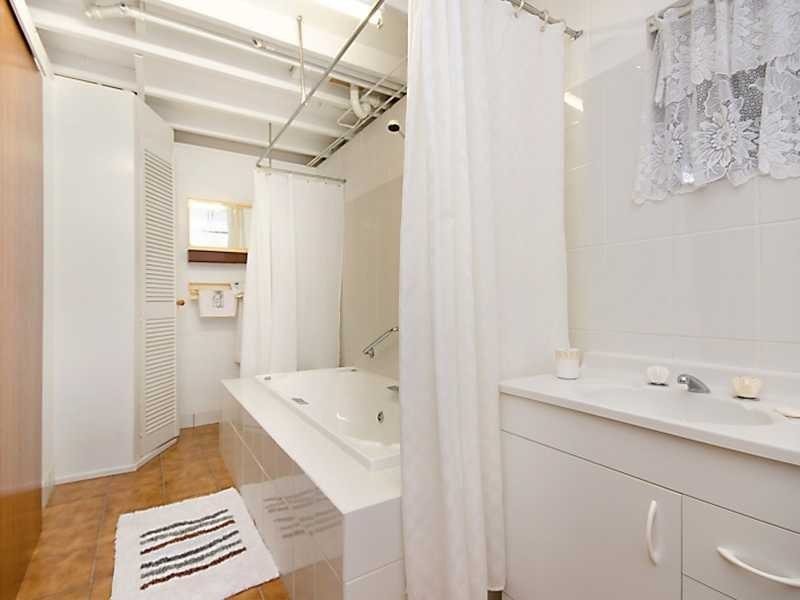 44 Roberts Street, Hermit Park QLD 4812