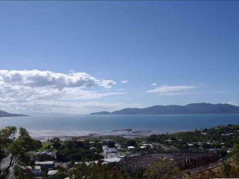 64 Yarrawonga Drive, Castle Hill QLD 4810