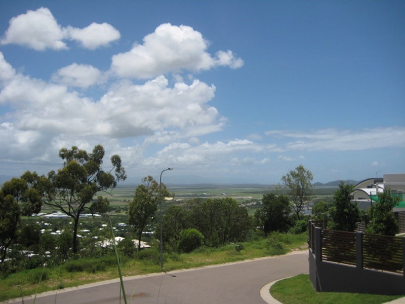 24 Sterling Drive, Castle Hill QLD 4810