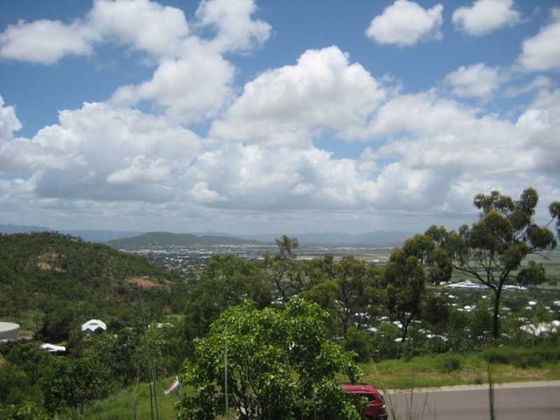 2 Ascot Place, Castle Hill QLD 4810