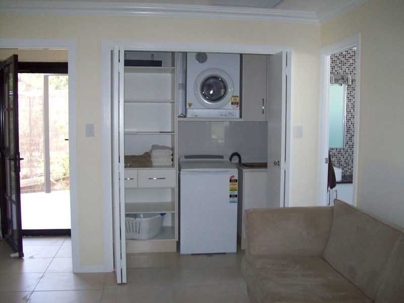 Unit 2/21 Balmoral Drive, Castle Hill QLD 4810