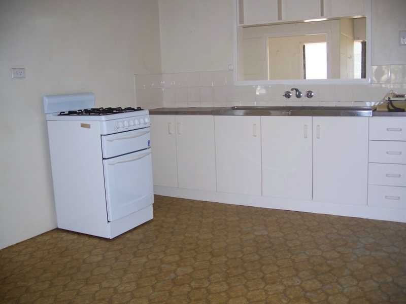 23 Nix Street, West End QLD 4810