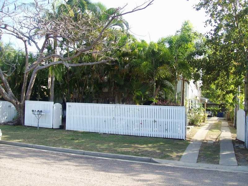 Unit 1/36 Armstrong Street, Hermit Park QLD 4812