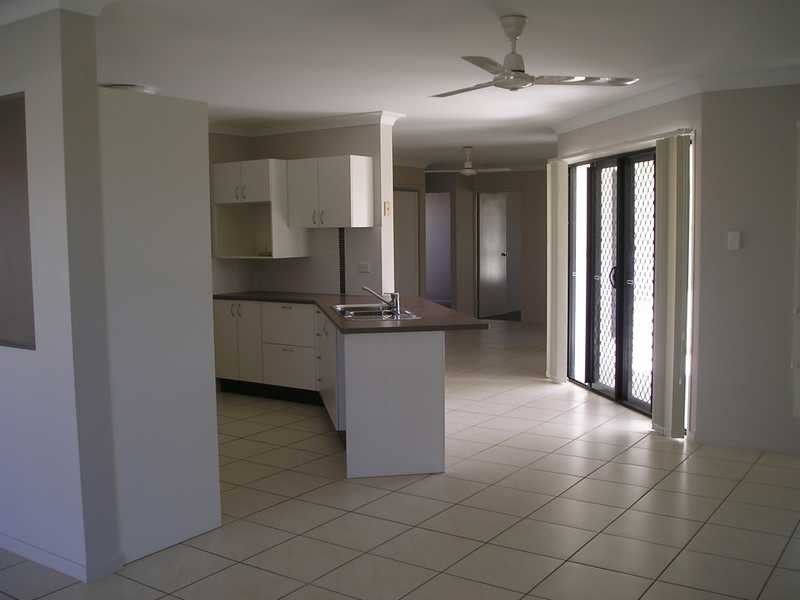 12 Beaconsfield Avenue, Kirwan QLD 4817