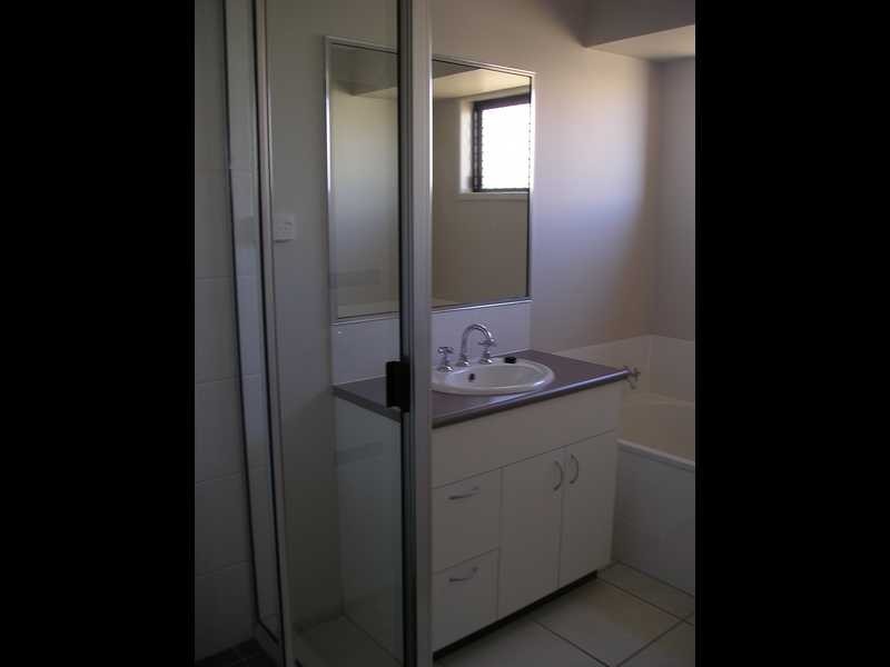 12 Beaconsfield Avenue, Kirwan QLD 4817