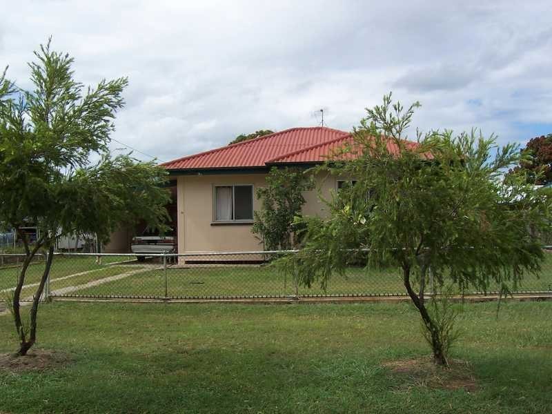 24 Nix Street, West End QLD 4810