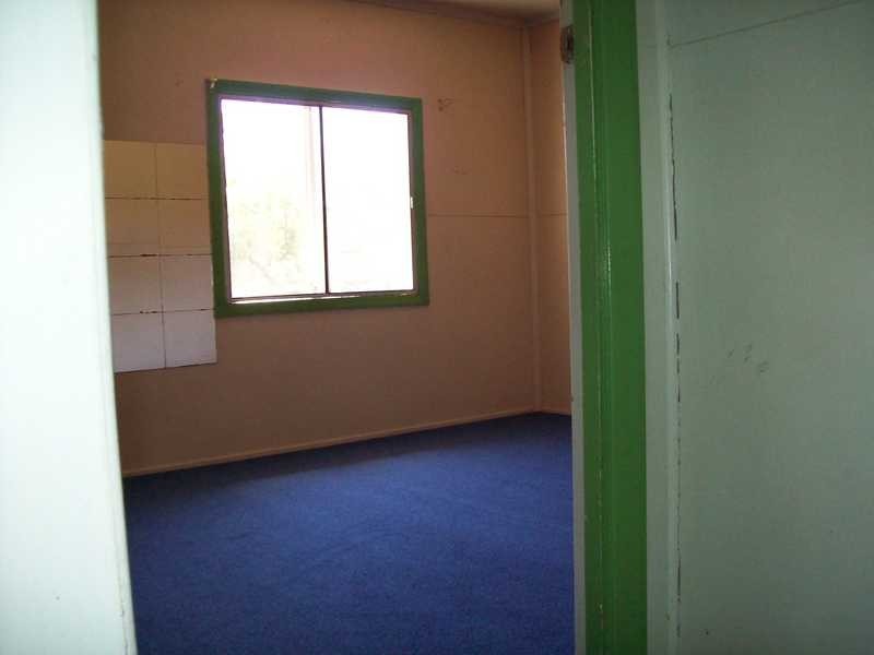 24 Nix Street, West End QLD 4810