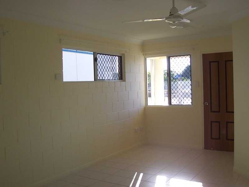 71 Perkins Street, South Townsville QLD 4810