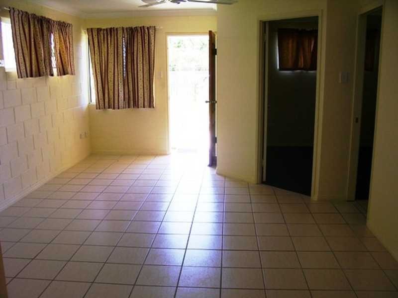 71 Perkins Street, South Townsville QLD 4810