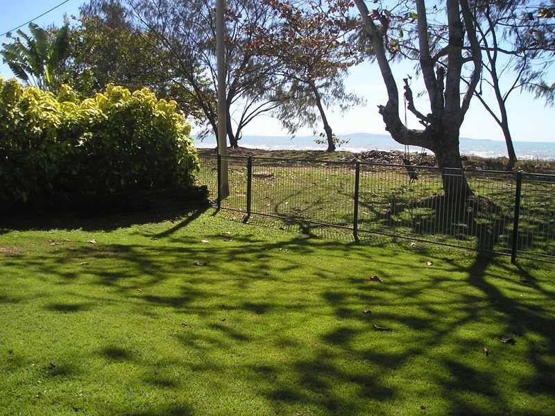95 Cay Street, Saunders Beach QLD 4818