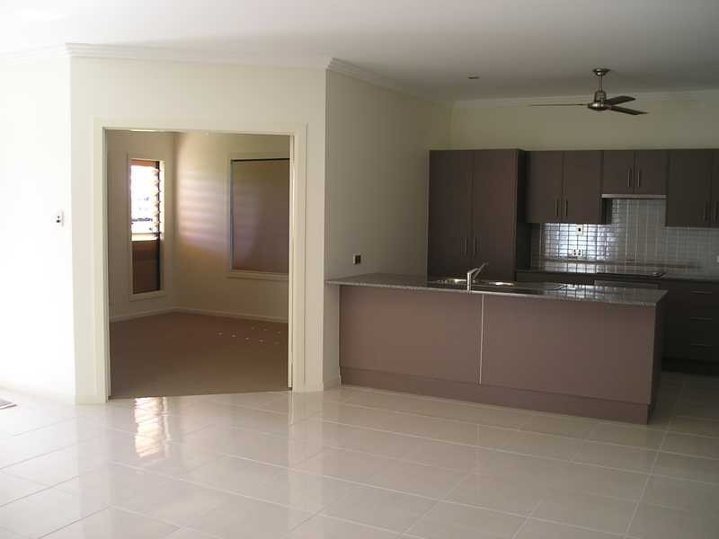 1 Littabella Place, Bushland Beach QLD 4818