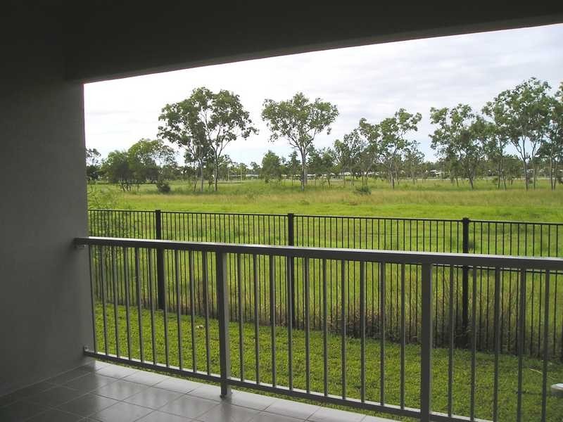 16 Hillock Crescent, Bushland Beach QLD 4818