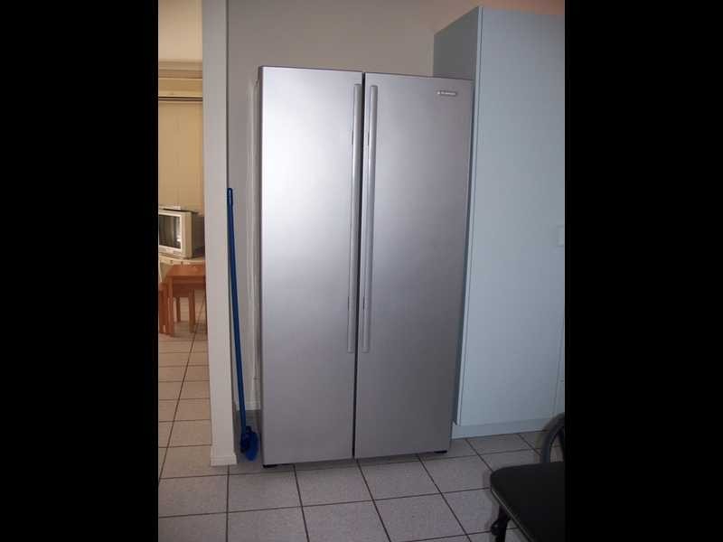 Unit 2/18 Redpath Street, North Ward QLD 4810