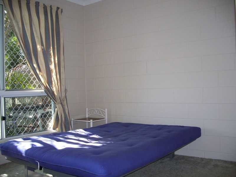 Unit 2/18 Redpath Street, North Ward QLD 4810