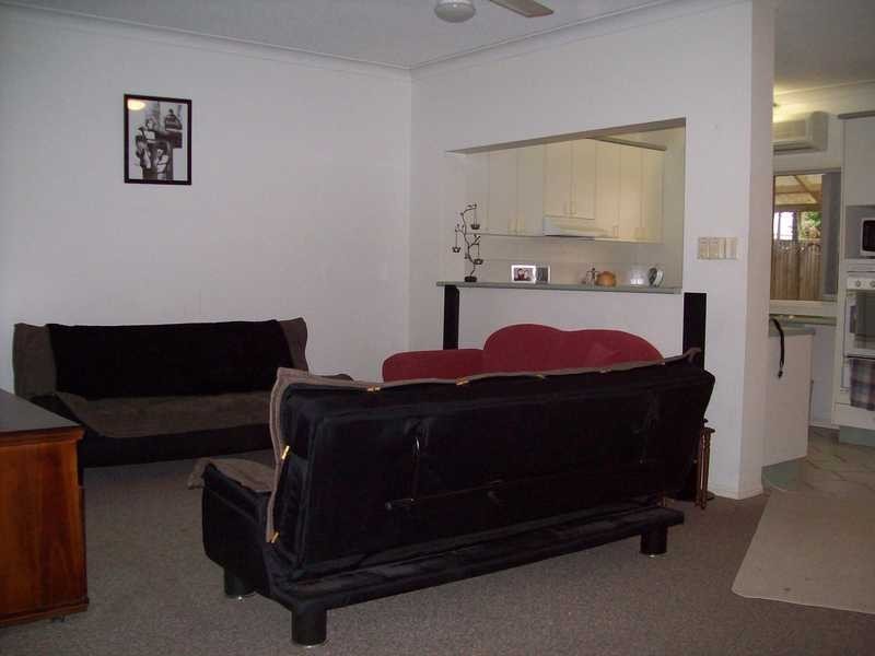 Unit 3/4 Cheyne Street, Pimlico QLD 4812