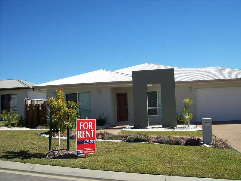 4 Hempel Street, Bushland Beach QLD 4818