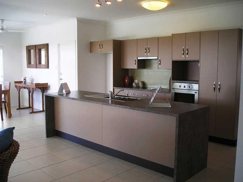 4 Hempel Street, Bushland Beach QLD 4818