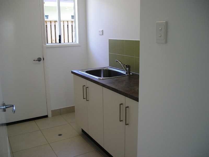 4 Hempel Street, Bushland Beach QLD 4818