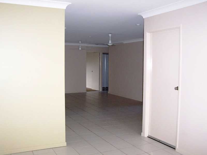 3 Chancellor Court, Kelso QLD 4815