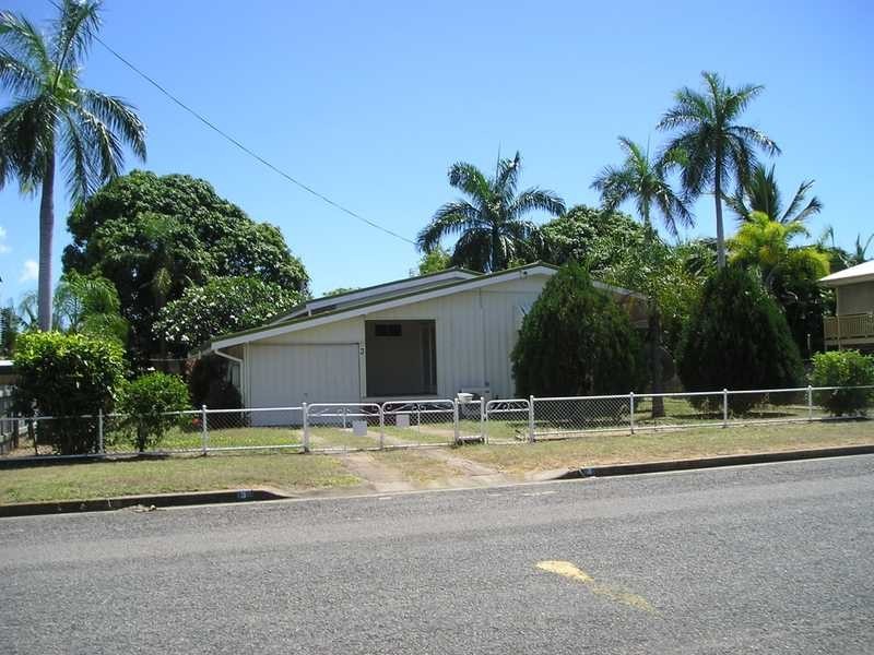 3 Brisk Street, Rowes Bay QLD 4810