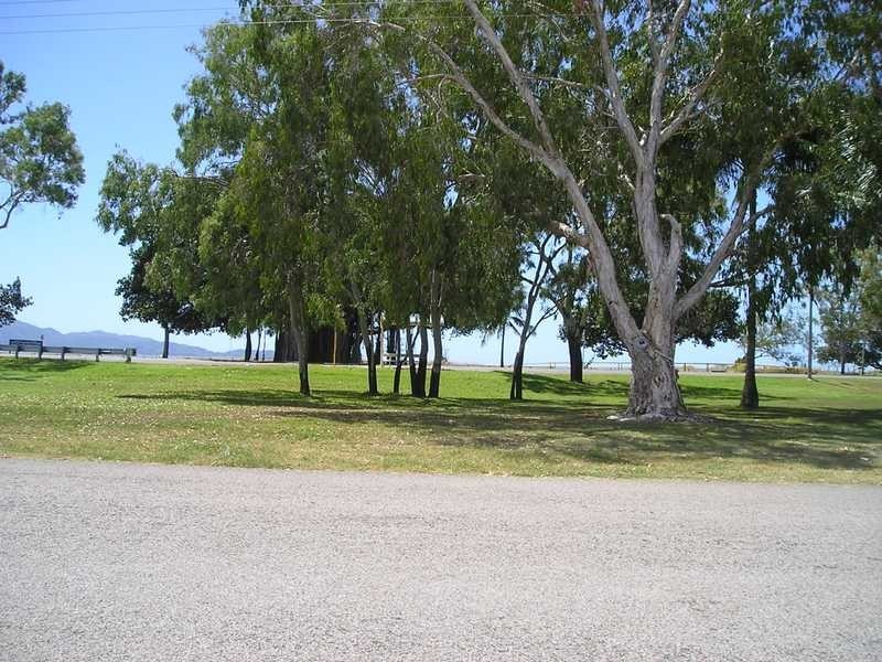 3 Brisk Street, Rowes Bay QLD 4810