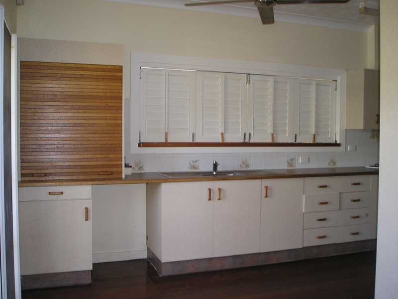 18 Palm Street, Rowes Bay QLD 4810