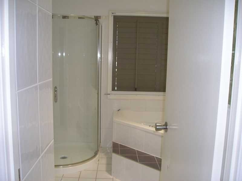 18 Palm Street, Rowes Bay QLD 4810